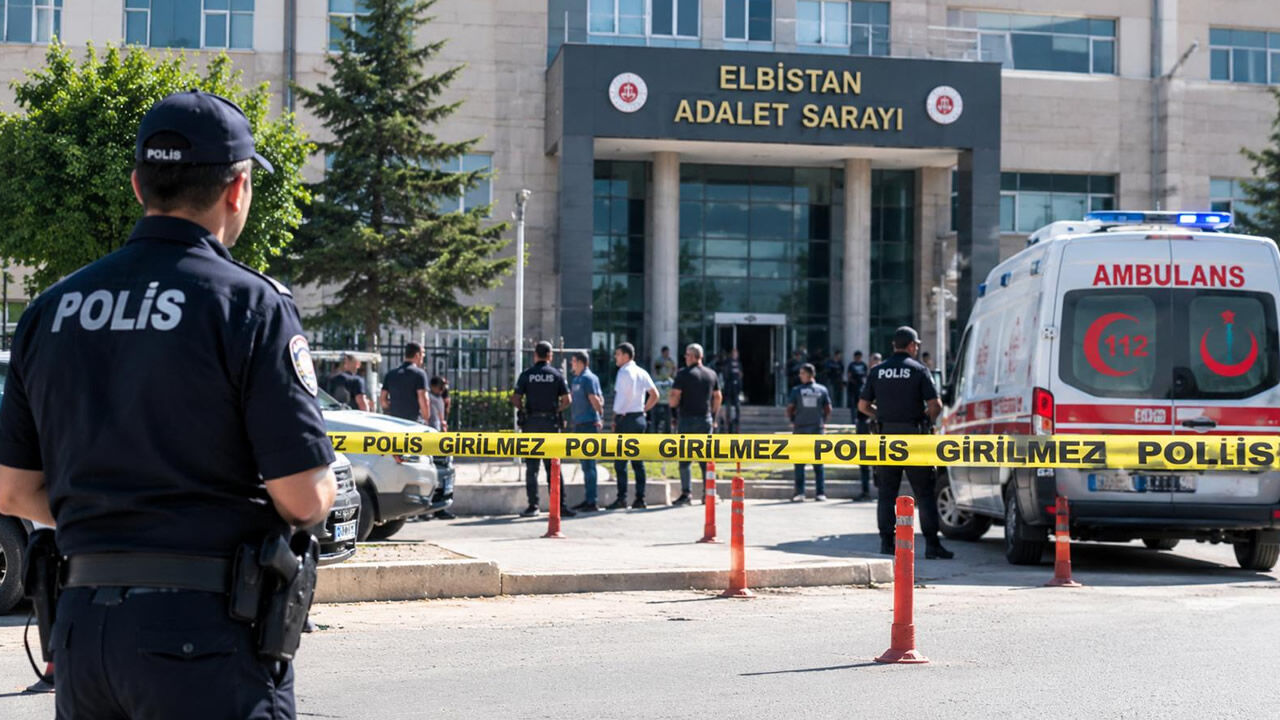 Kahramanmaraş'ta adliye önünde silahlar patladı: Yaralılar var!