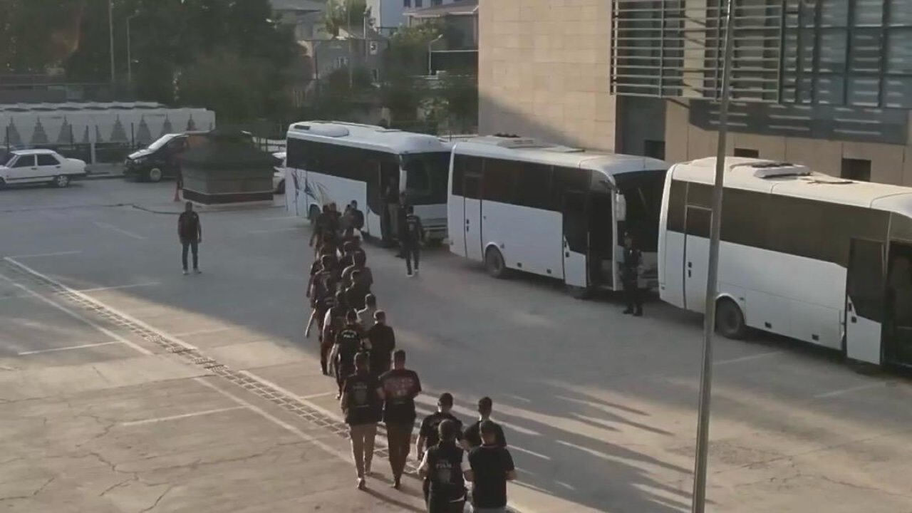 Kahramanmaraş'ta dev bahis operasyonunda 67 tutuklama! Para trafiği deşifre oldu!