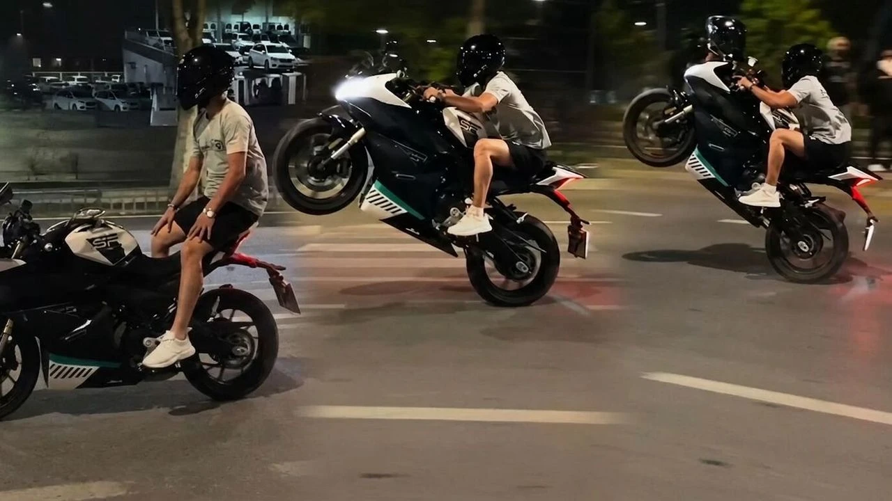 Kahramanmaraş'ta Tehlikeli Sürüşü Sosyal Medya Yakalattı: Motosikletçiye 16 Bin TL Ceza