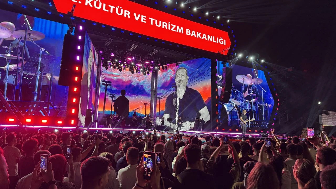 Kıraç İlk Günde Kahramanmaraş'ta Sahne Aldı