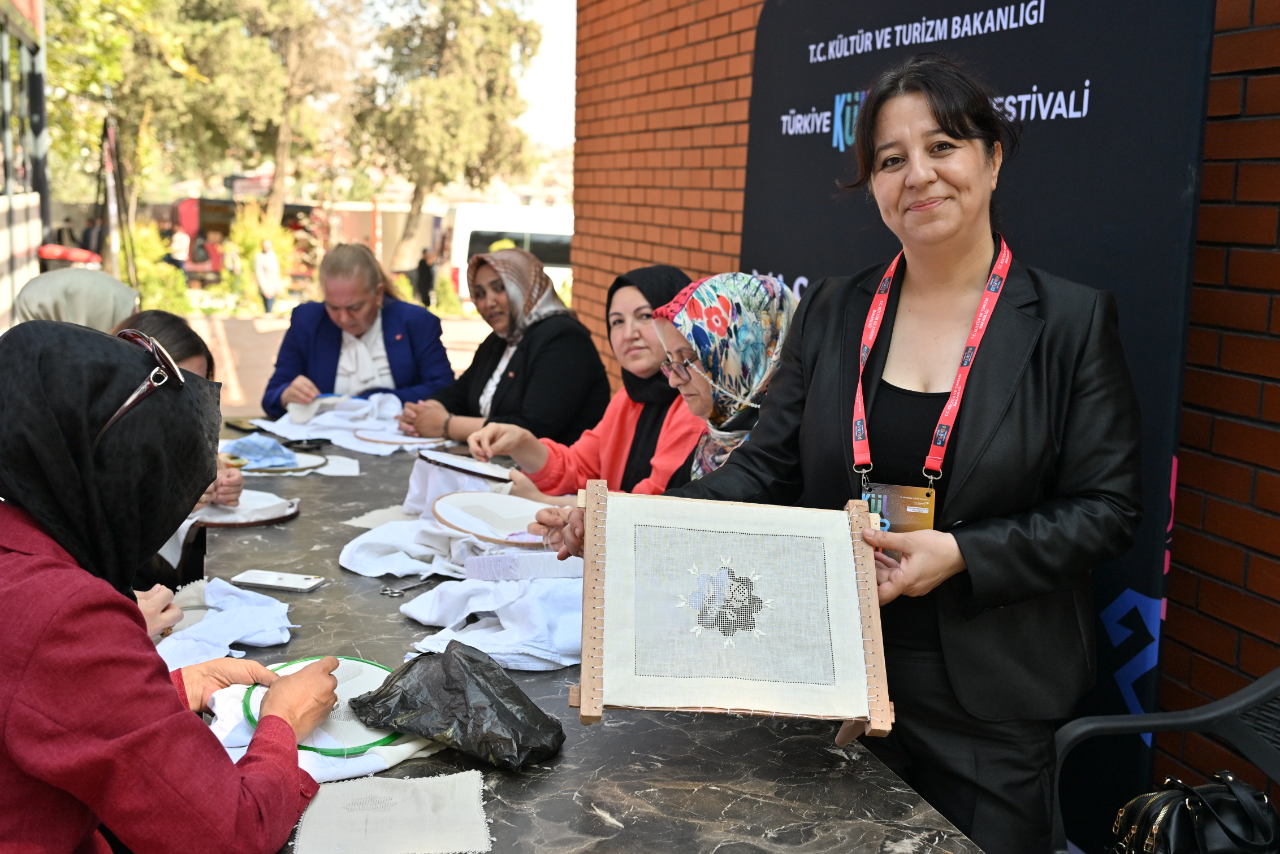 Kultur Yolu Festivalinde Kahramanmarasin Geleneksel Mirasi One Cikti (26)