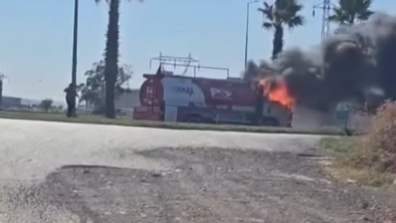 Kahramanmaraş'ta Tanker Yangını İtfaiye Tarafından Söndürüldü