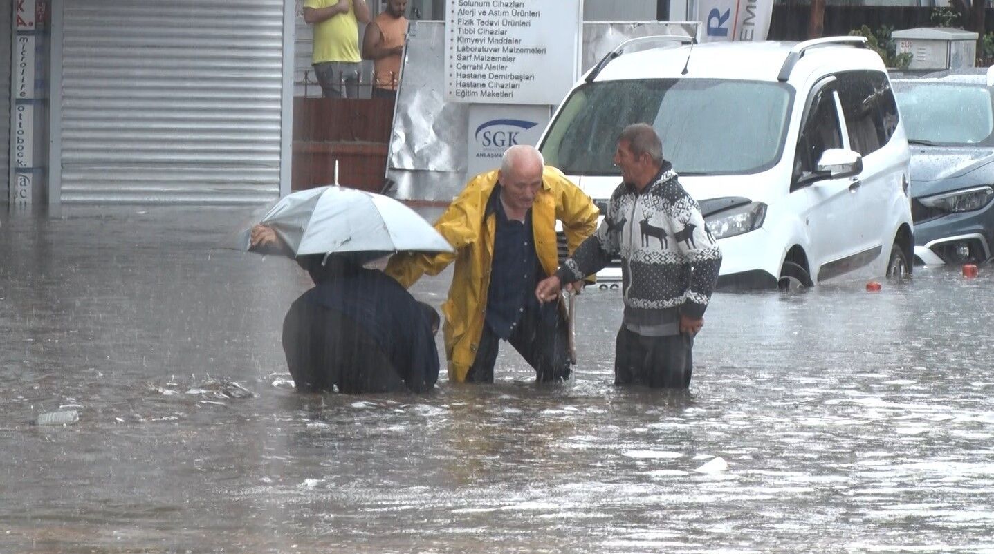 Meteoroloji uyardı! Ankara'da 17 Eylül Perşembe günü okullar tatil mi, ders yapacak mı?