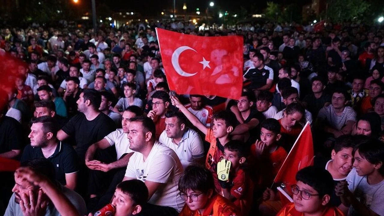 Kahramanmaraş'ta Bizim Çocuklar'a tam destek! Dev ekran kurulacak...