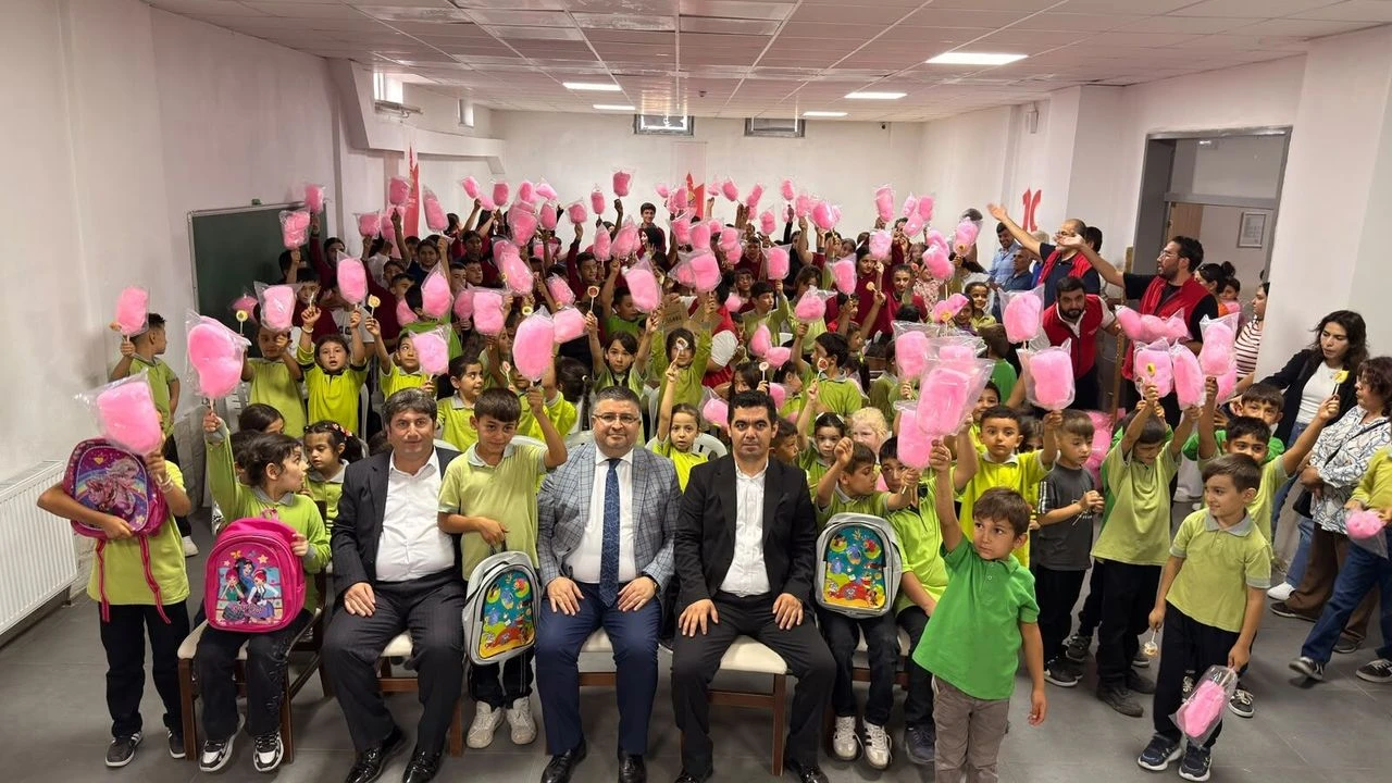 Onikişubat Belediyesi 8 bin birinci sınıf öğrencisinin yanında