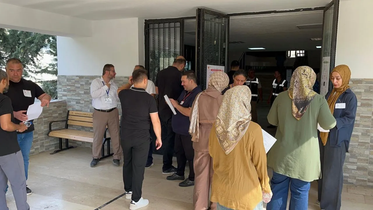 Kahramanmaraş'ta KPSS Heyecanı: Adaylar Salonları Doldurdu