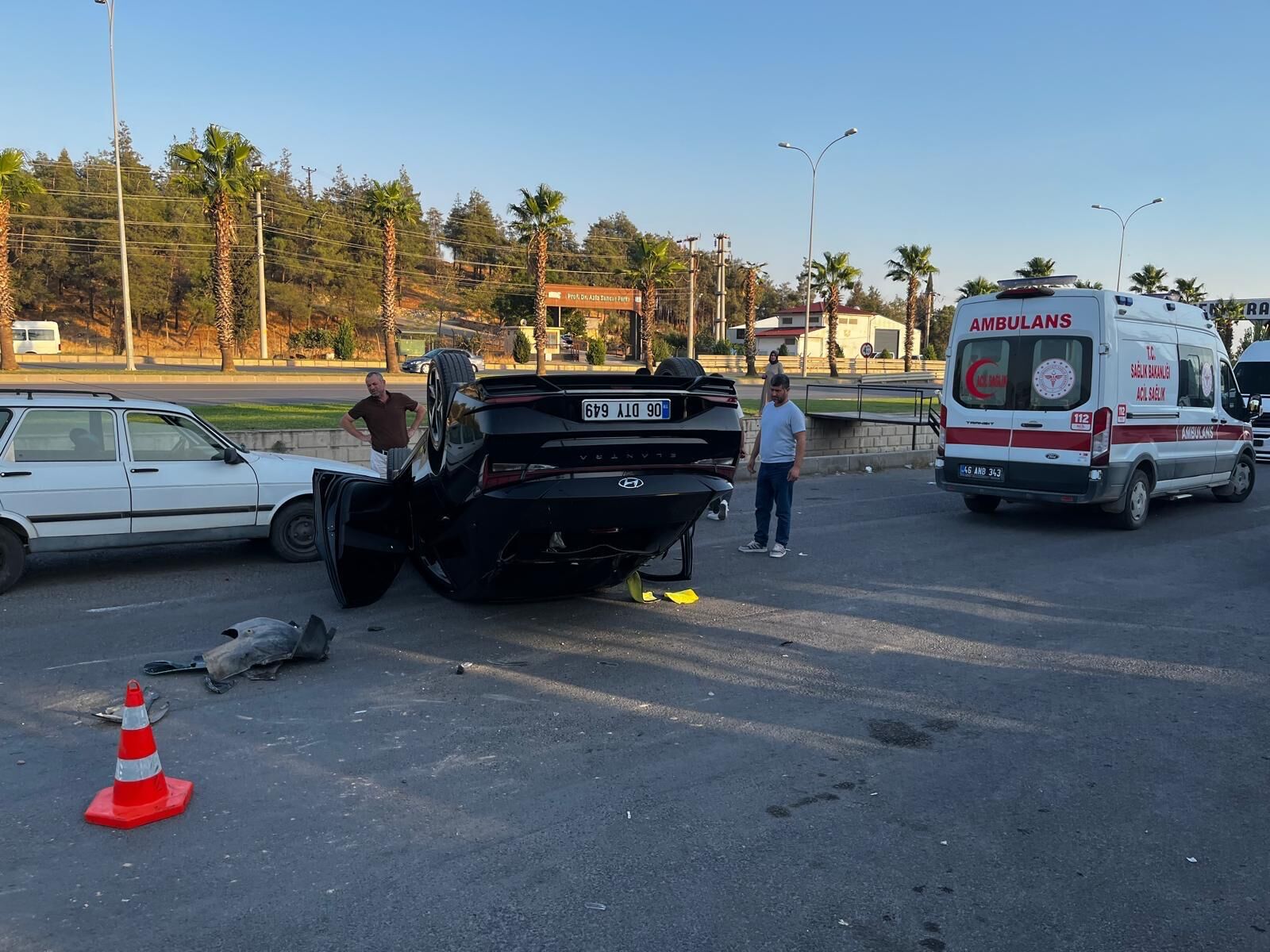 Kahramanmaraş'ta Trafik Kazası: Yan Yolda Otomobil Devrildi
