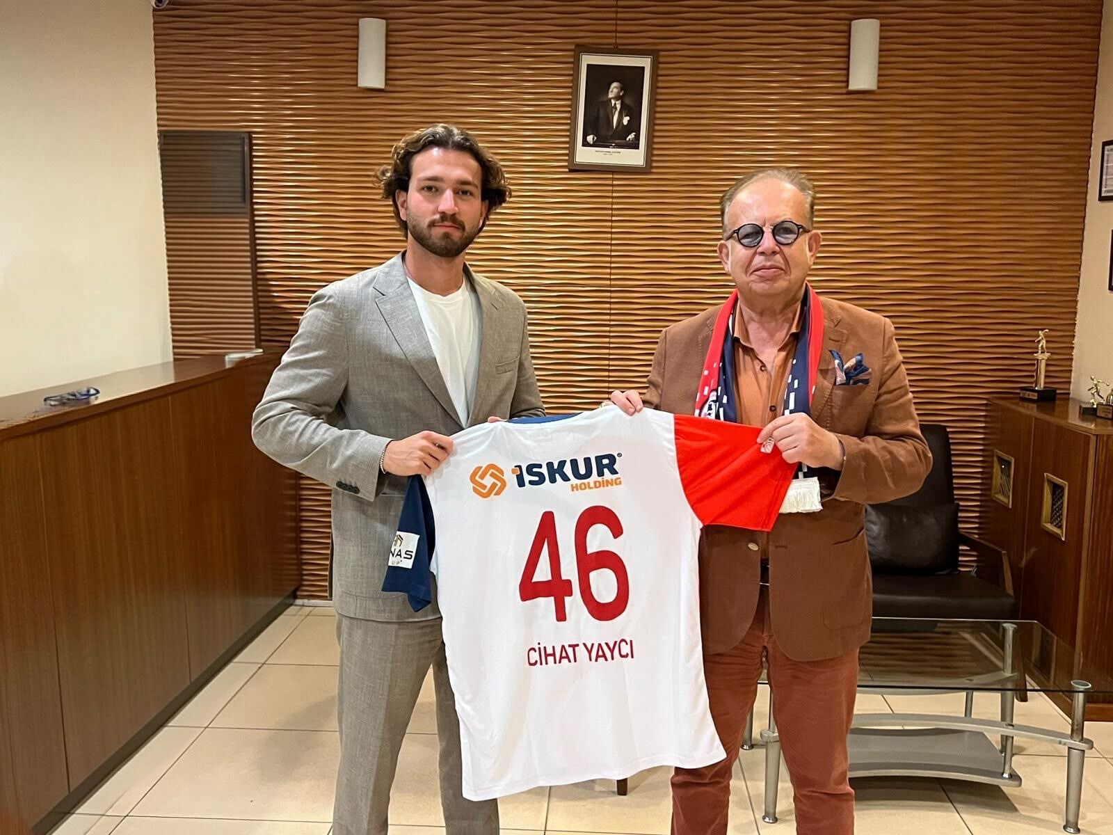 CİHAT YAYCI PAŞA’DAN KAHRAMANMARAŞ İSTİKLALSPOR’A DESTEK ZİYARETİ