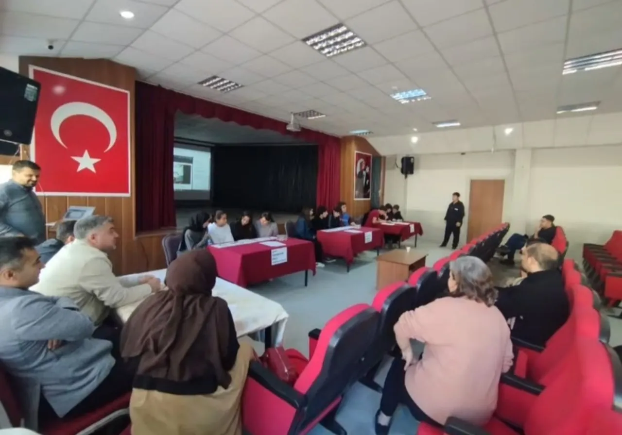 Andirinda Cevre Yarismasi Heyecani Il Finaline Kalacak Lise Belli Oldu (1)