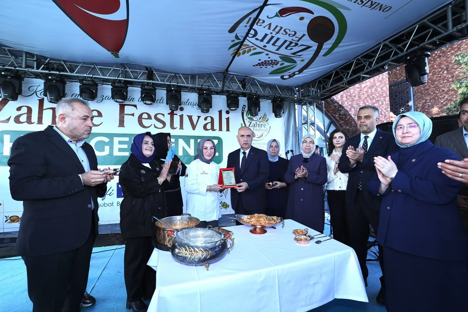 Kahramanmarasli Vatandaslar Onikisubat Zahire Festivaline Akin Etti Koklu Kultur Yasatildi 3