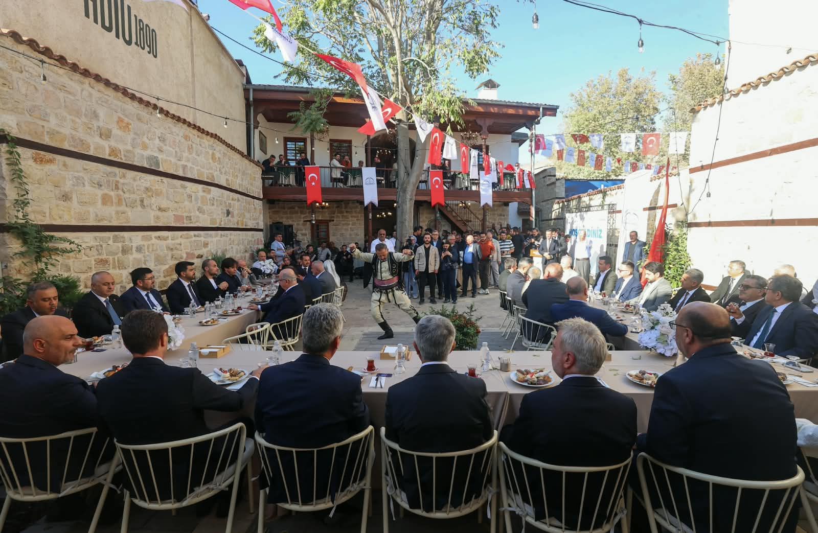 Kahramanmarasta Avlu1890 Acildi Dulkadirogluna Yeni Sanat Merkezi (3)