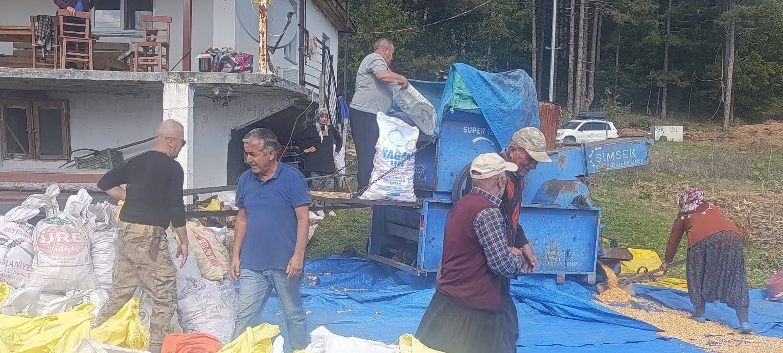 Kahramanmarasta Tarladan Cikarildi Cuvallara Dolduruldu O Ilcede Turuncu Alarm Verildi (7)