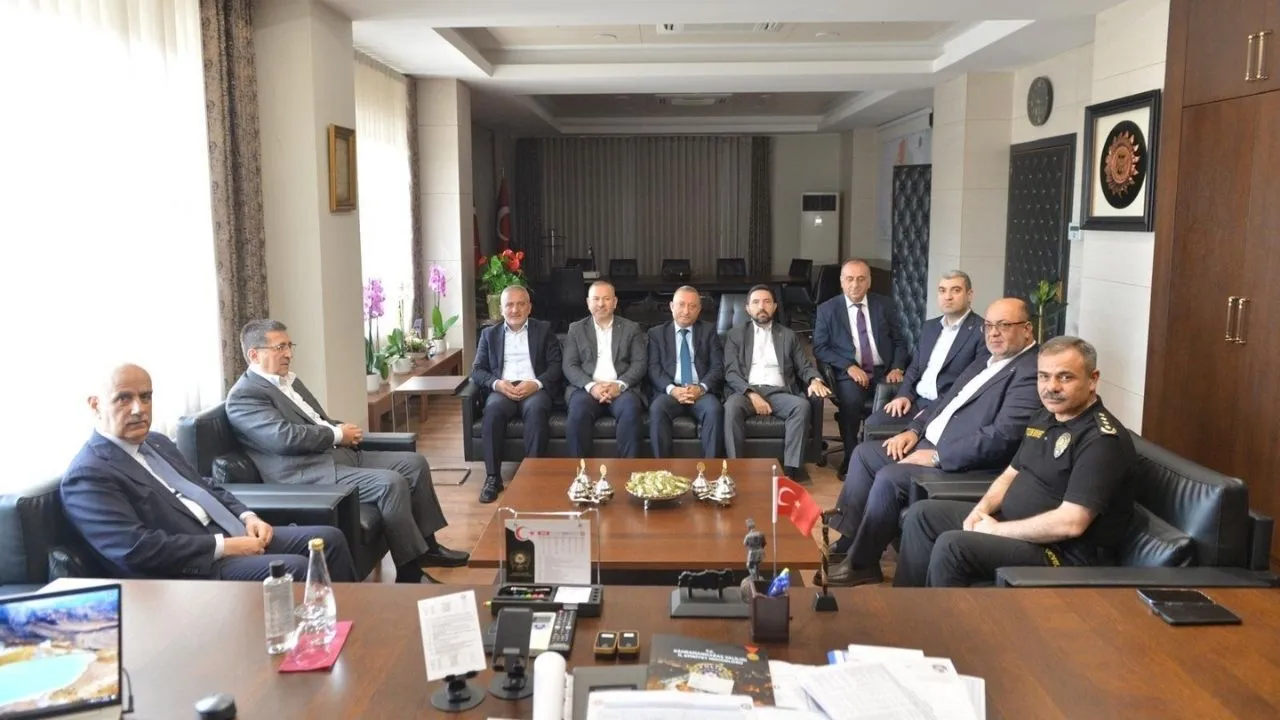 Milletvekili Vahit Kirisciden Beyti Kalayciya Hayirli Olsun Ziyareti 2
